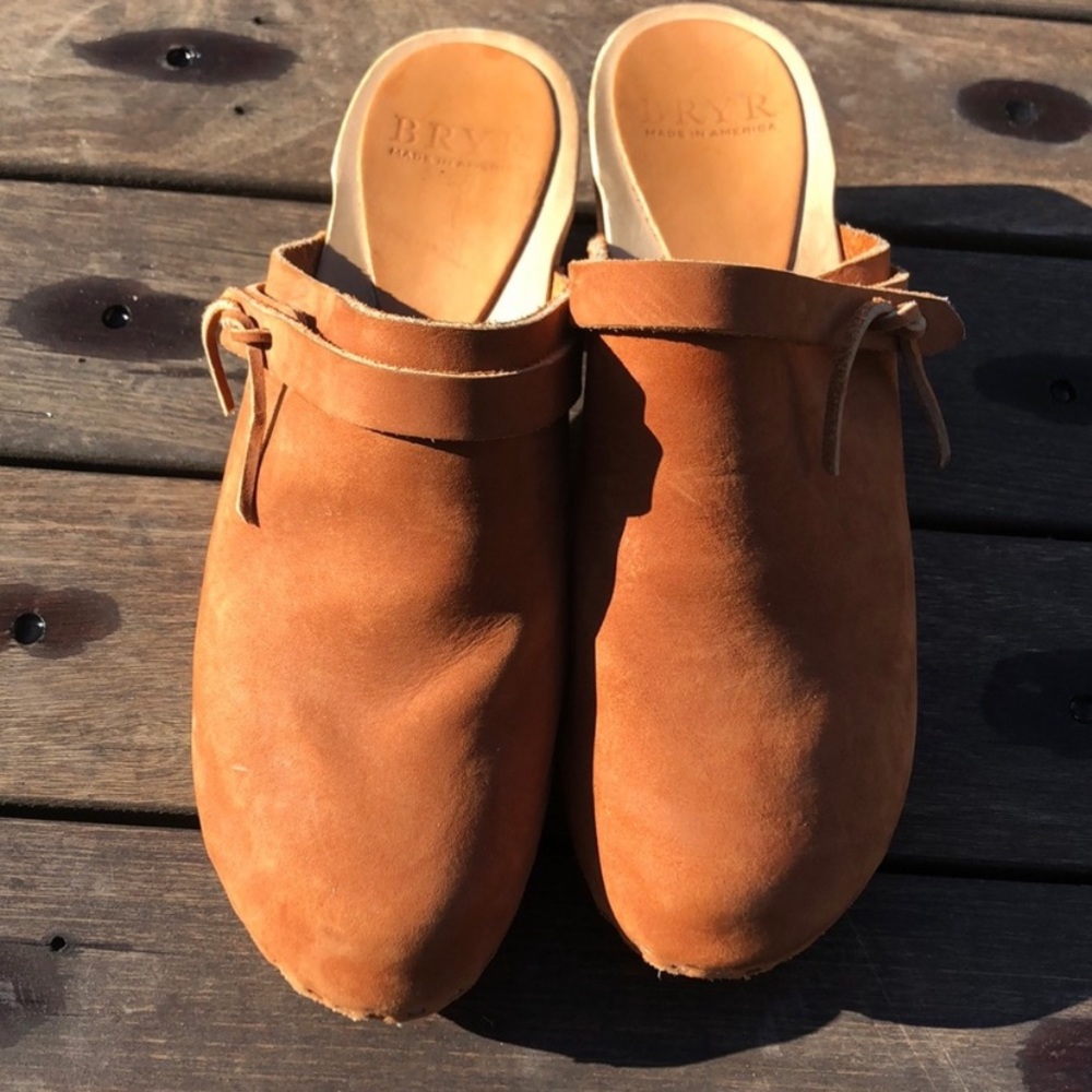 Bryr Clogs Mid Heel size 37, fit small